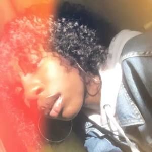 Meet your Posher, Samara